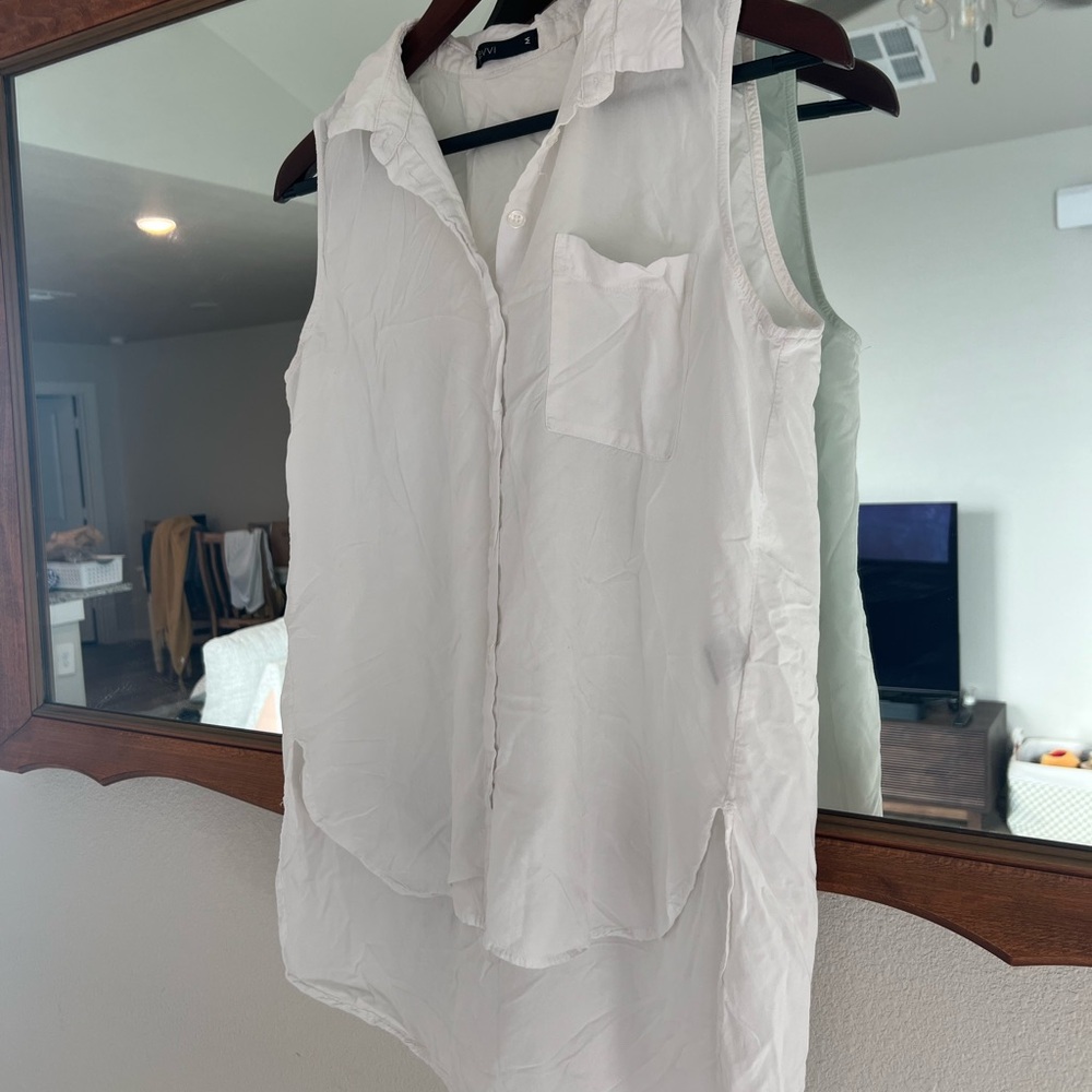 White Sleeveless Button-Up Blouse with Pleated Back
